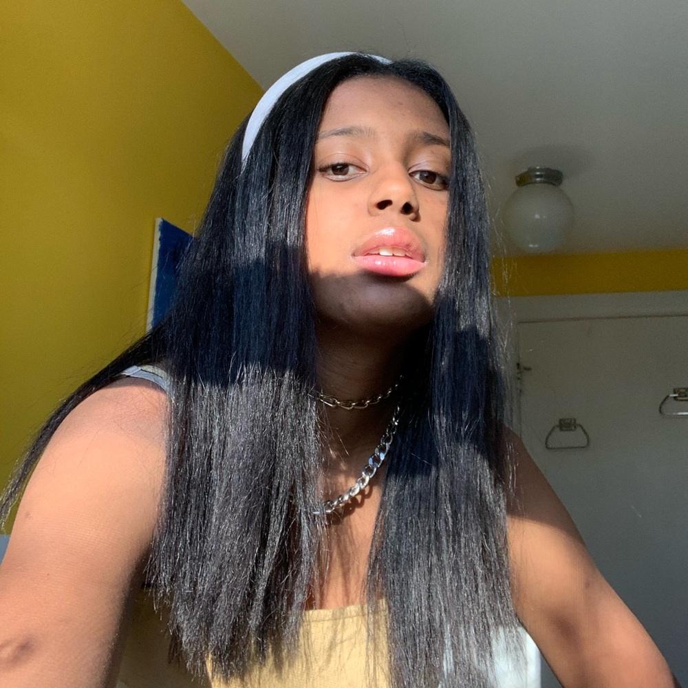 Meet your Posher, Simone